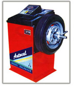 Manufacturers of Wheel Balancing Machines, Wheel Balancers with Built In Microprocessor