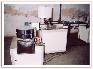 AUTOMATIC MACHINE FOR PERFUME CAPS CUTTING, LOTTA, LOTTI, KNURLING